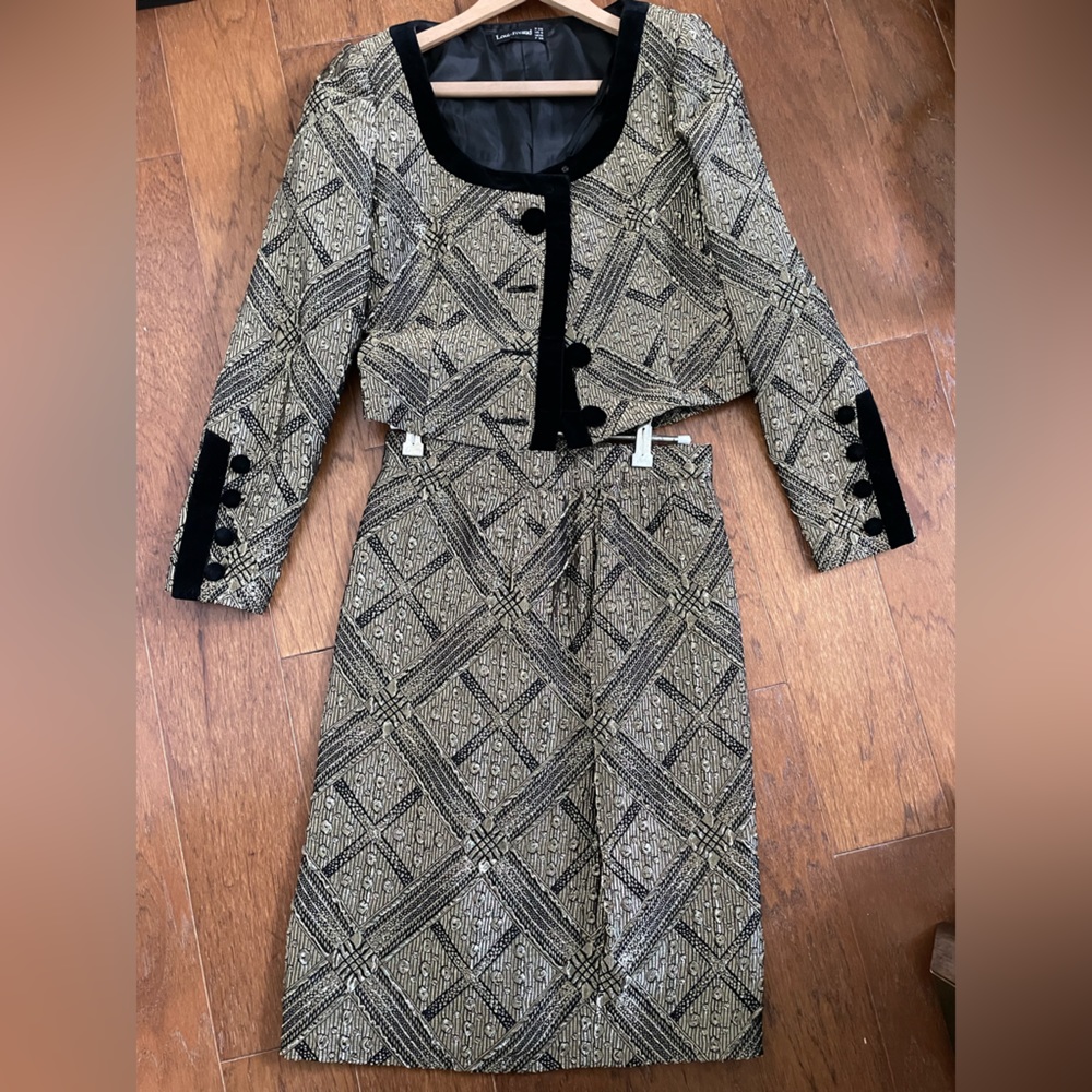 Luis Feraud gold and black suit